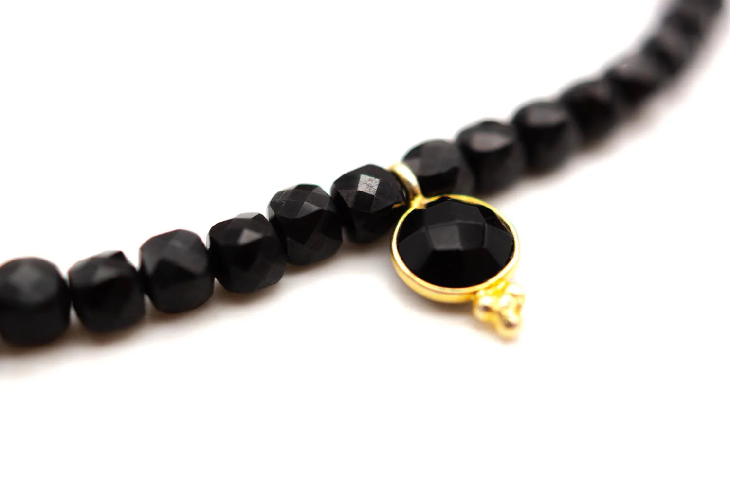 Schmückstück Armband A25 Drops Black