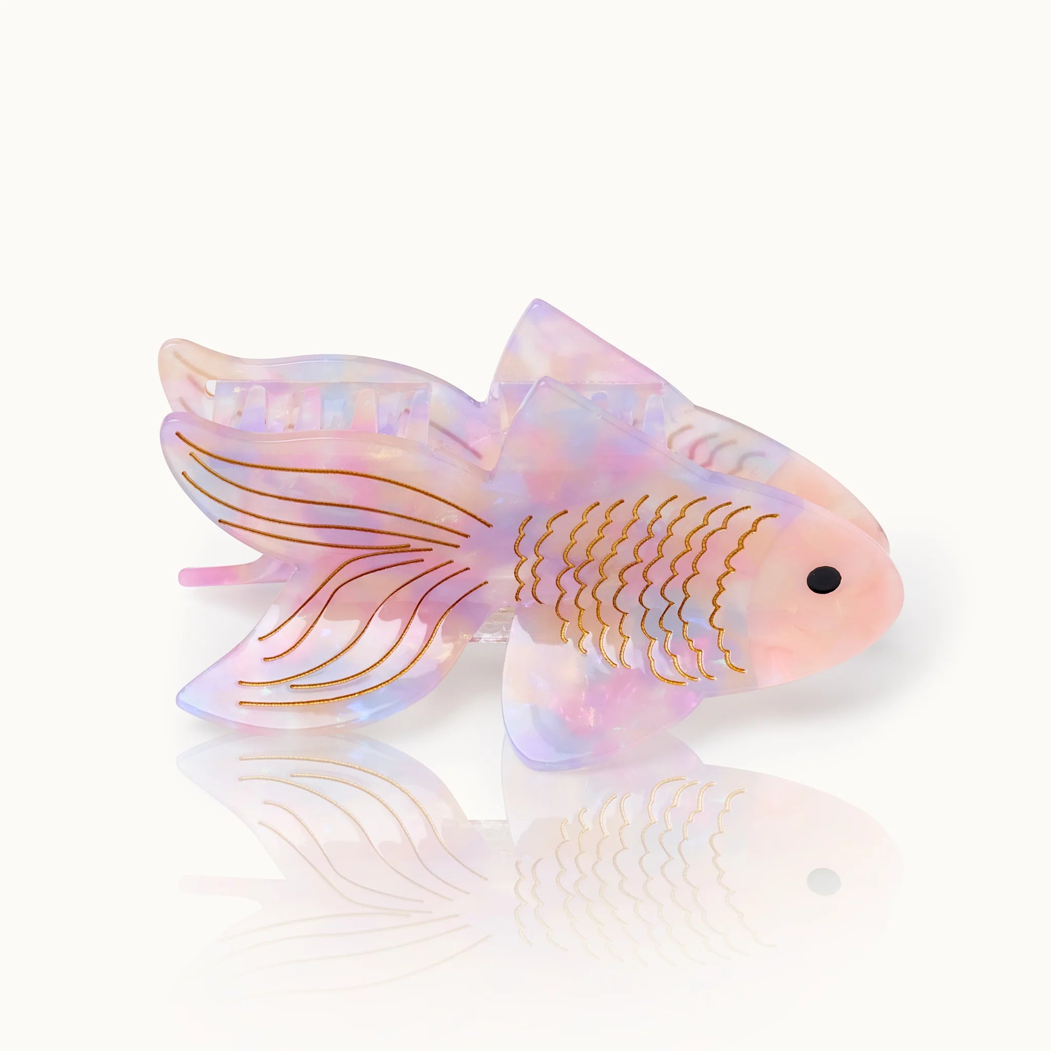 by Vivi Haarklammer Fisch