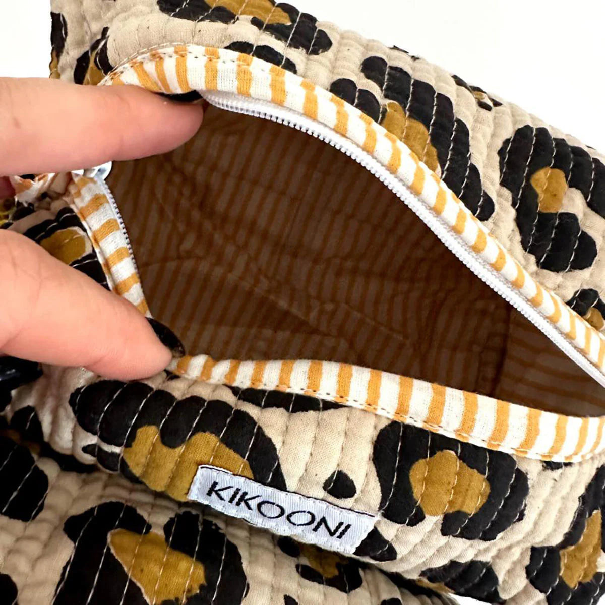 Handgemachte kleine Kosmetiktasche „Oh Leo"