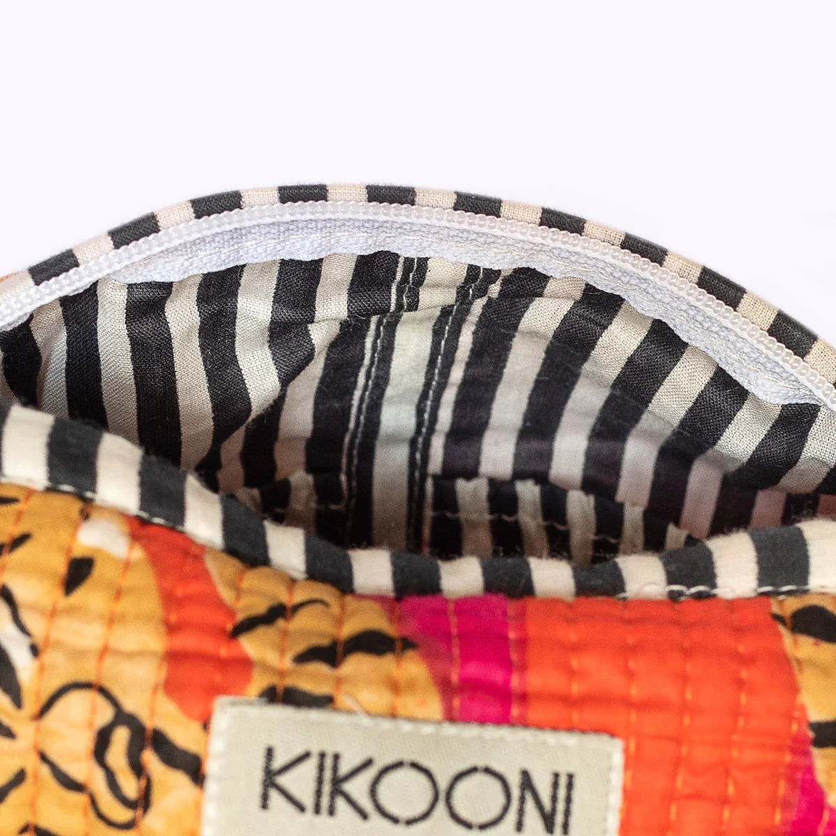 Handgemachte kleine Kosmetiktasche „Poppy Tiger"