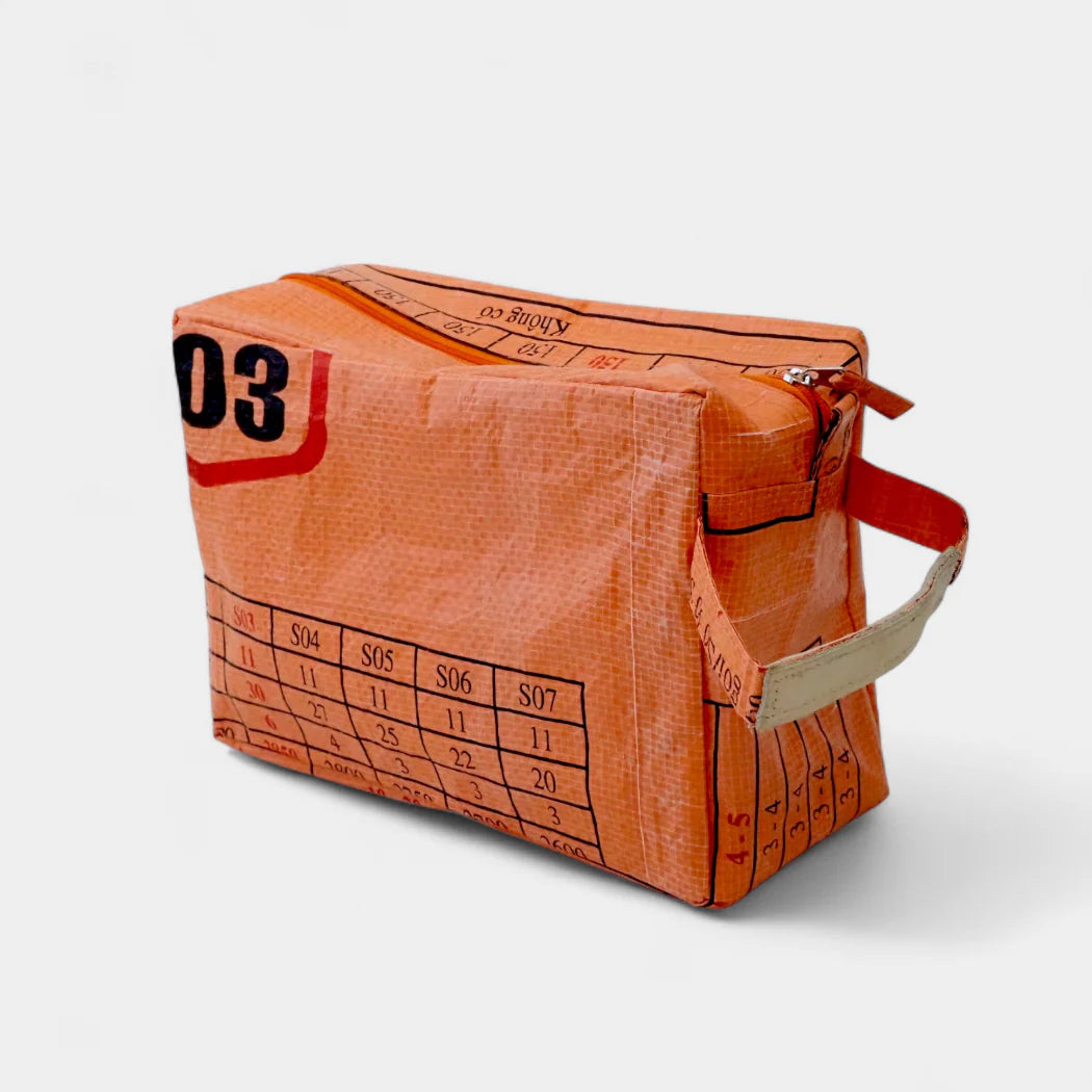 REFISHED WASH ME Necessaire Orange-Schwarz